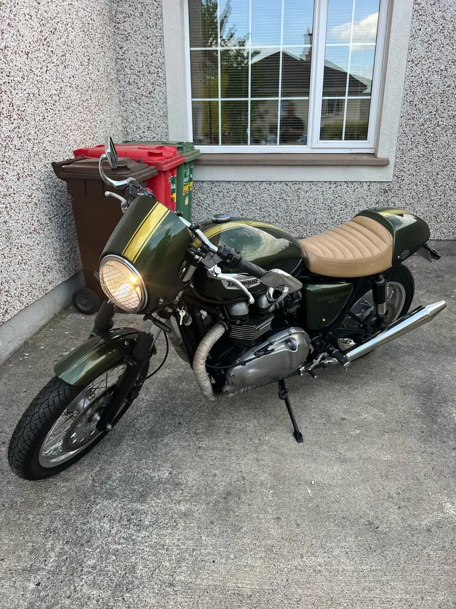 Triumph thruxton 900cc - Image 1