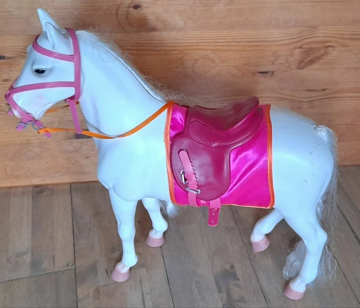 Our Generation Leah doll, horse and Stable - Image 2