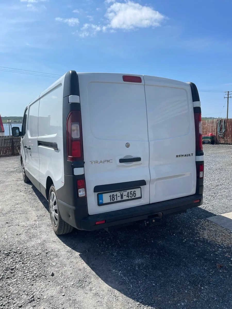 Van - Image 4
