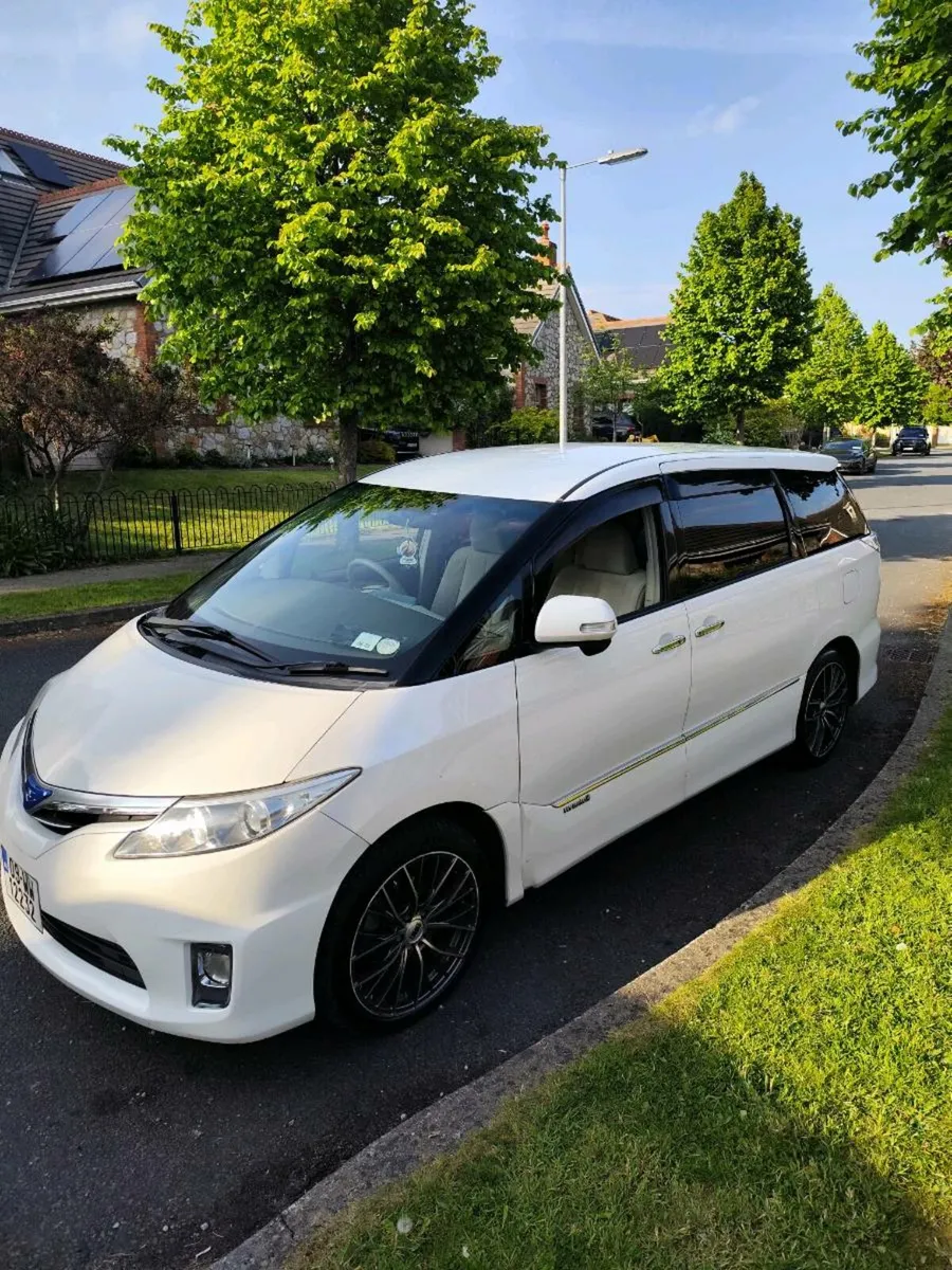 Toyota estima hybrid 7 seater - Image 1