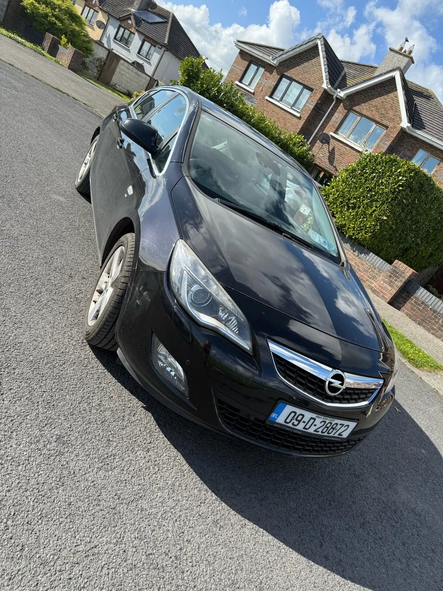 Opel Astra 1.6 SRI - Image 1