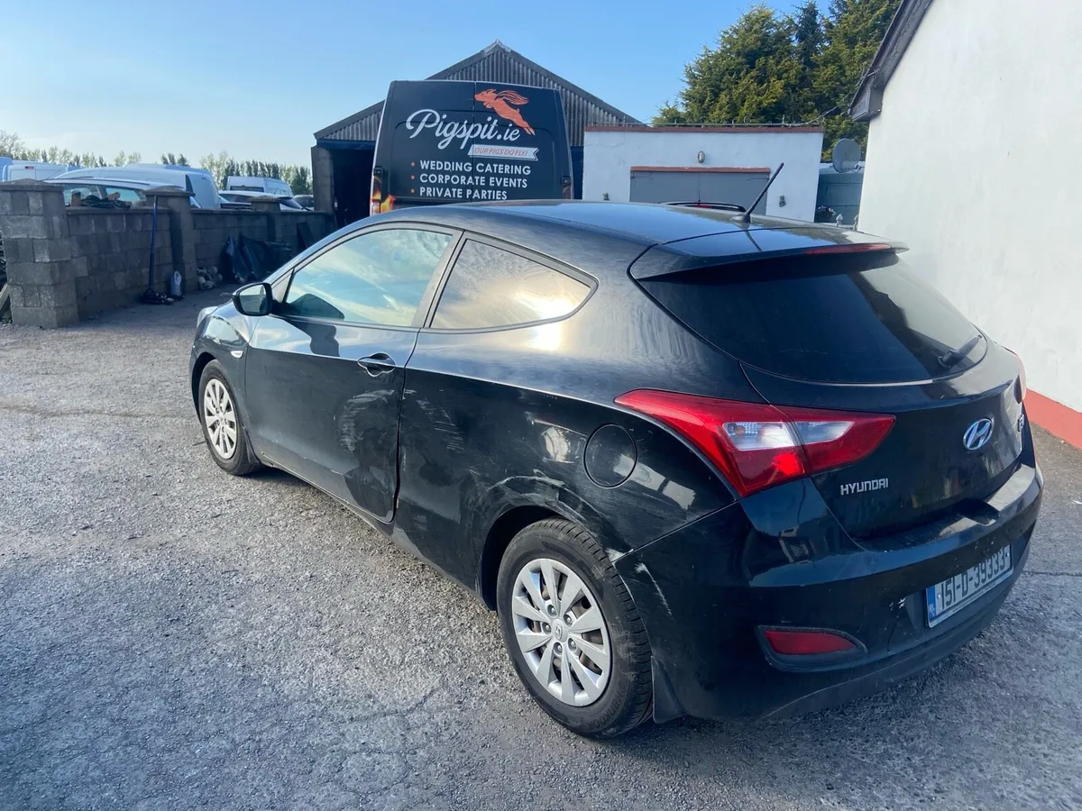 2015 Hyundai i30 van - Image 2