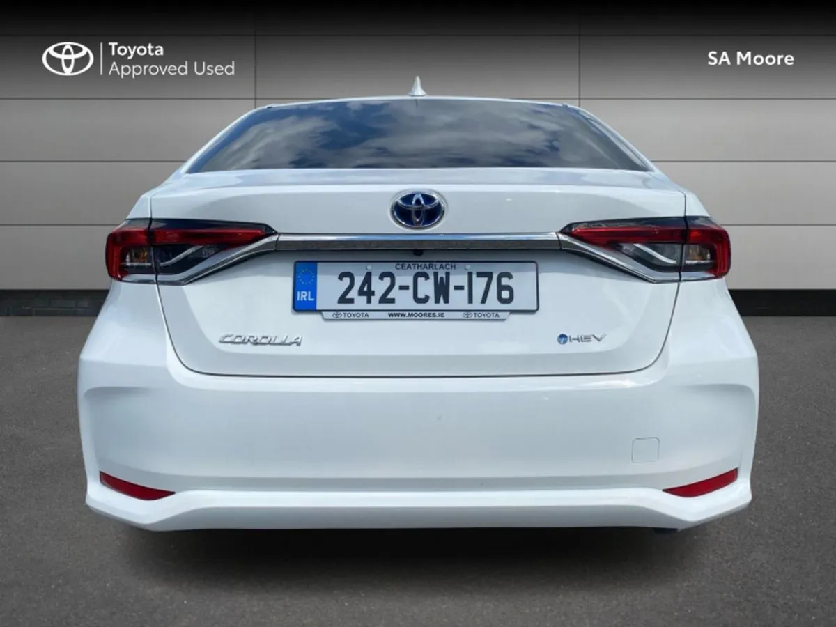 Toyota Corolla Luna Sport Saloon - Image 4