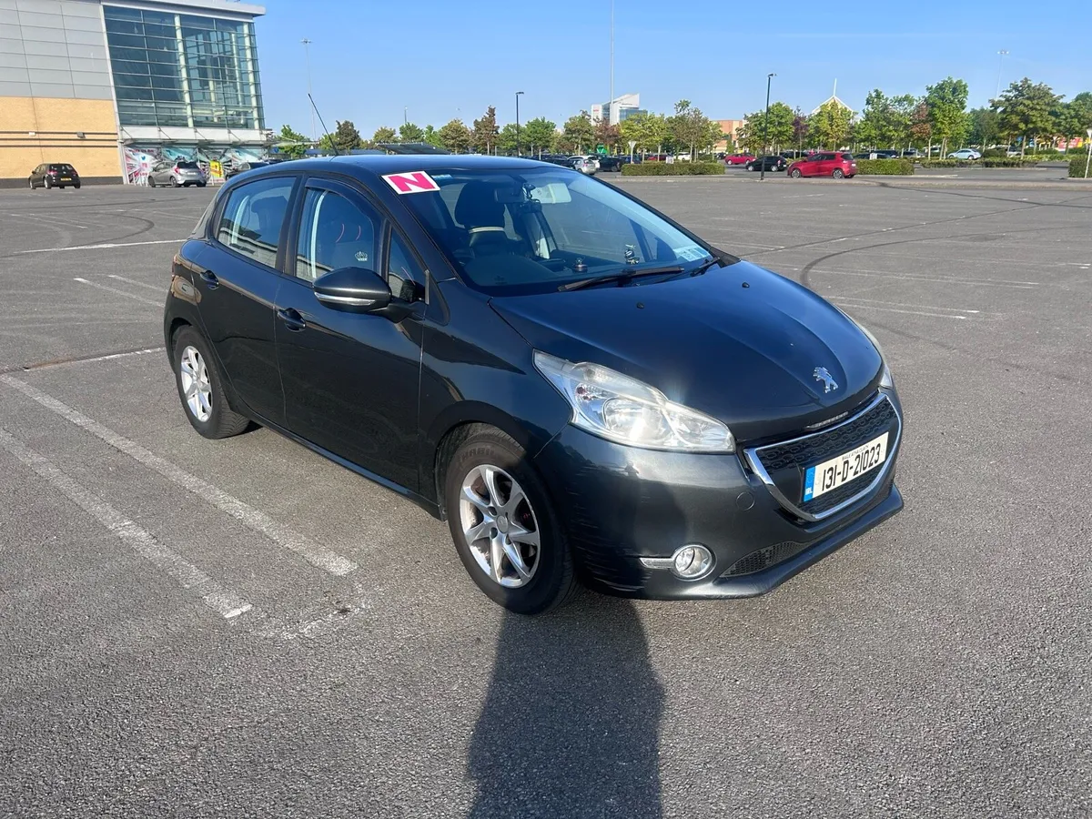 2013 Peugeot 208 Great Beginner Car - Image 1