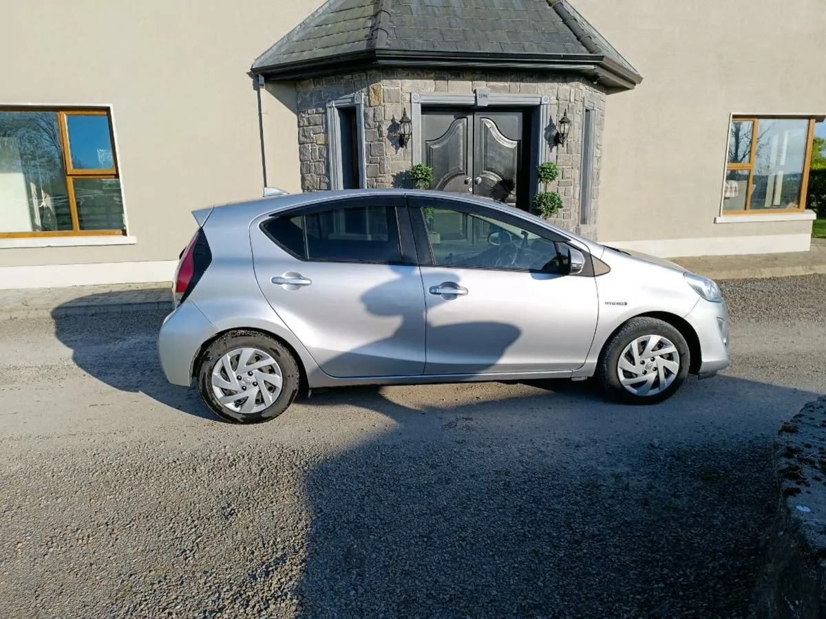 Toyota Aqua - Image 2