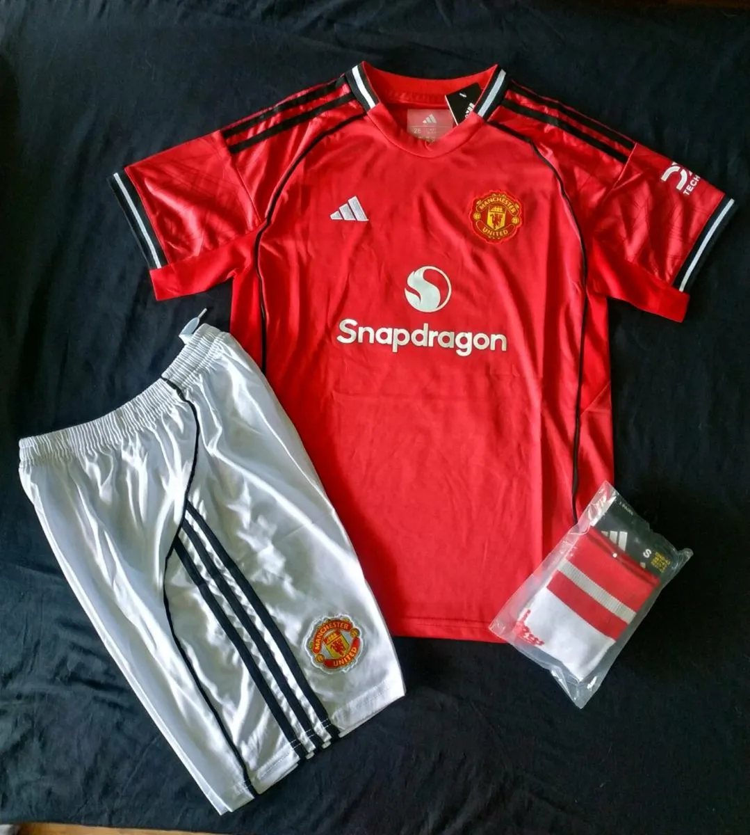 MAN UTD (HOME) KIDS KIT ,6/7, 7/8, 8/9 ,10/11  yrs