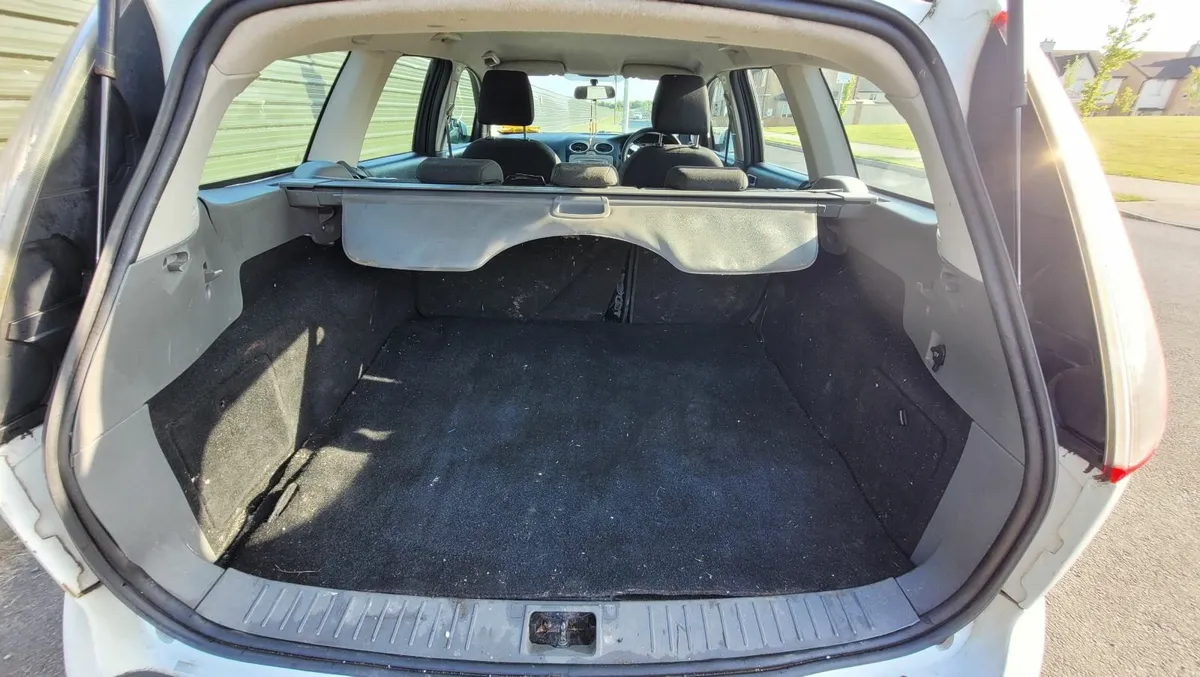 Ford Focus 2009 DIESEL  NCT !!! - Image 4