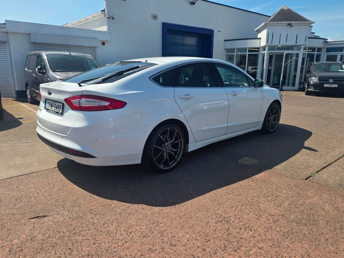 Ford Mondeo 2.0 Tdci Zetec ECO S/S 150PS 5DR - Image 3