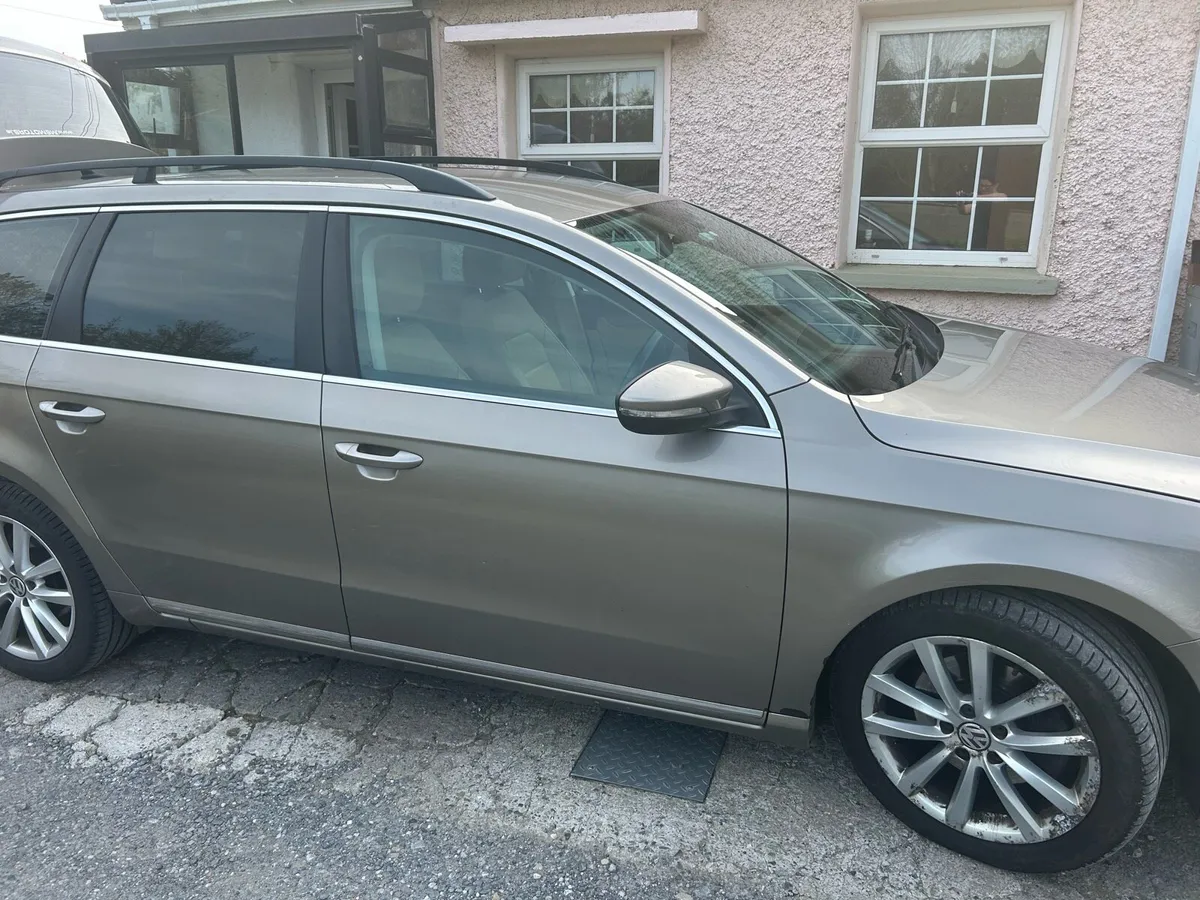 VW Passat Estate - Image 2
