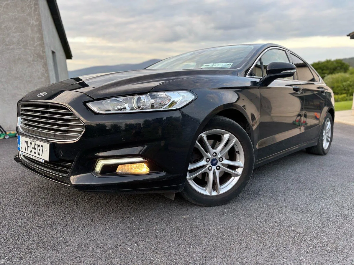 Ford Mondeo Titanium Luxury Spec (VERY LOW KMS) - Image 2