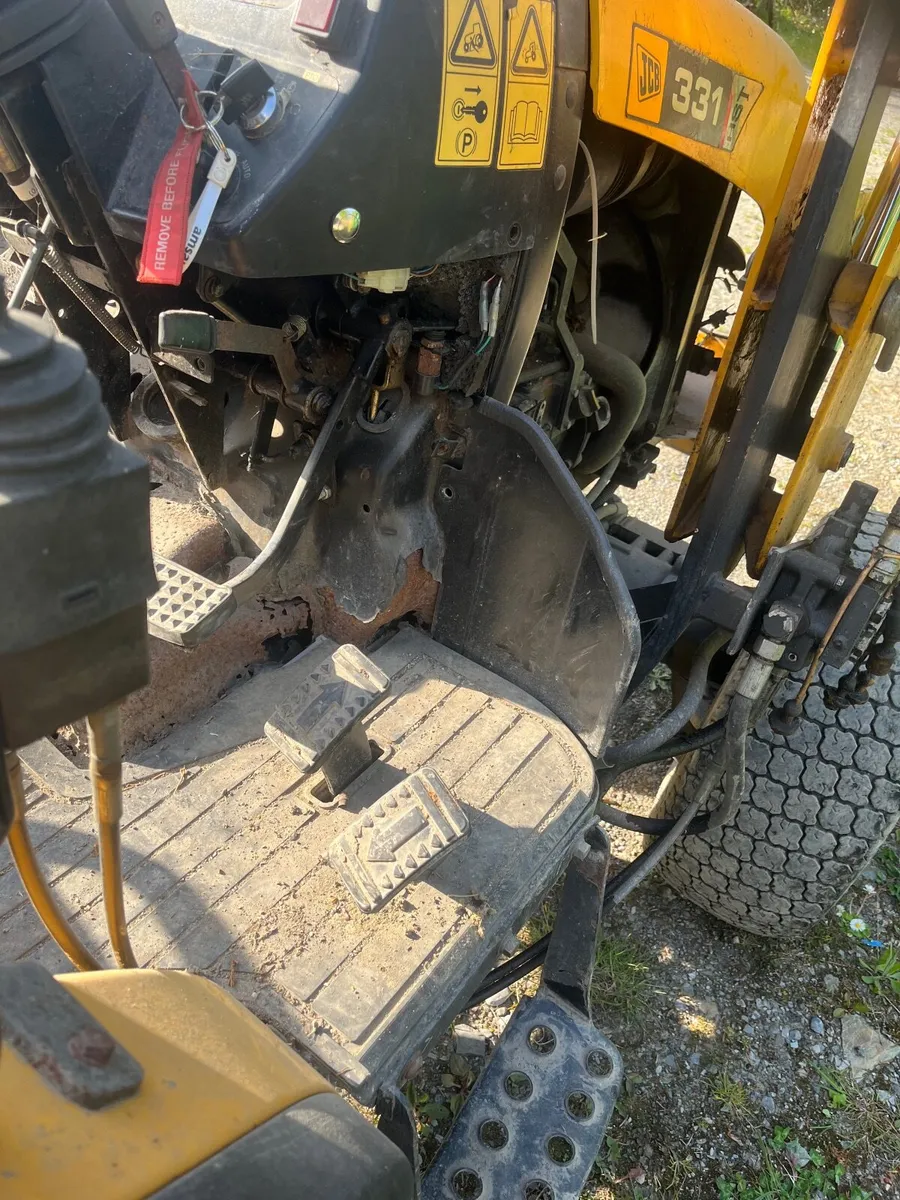 Grass tractor - Image 1