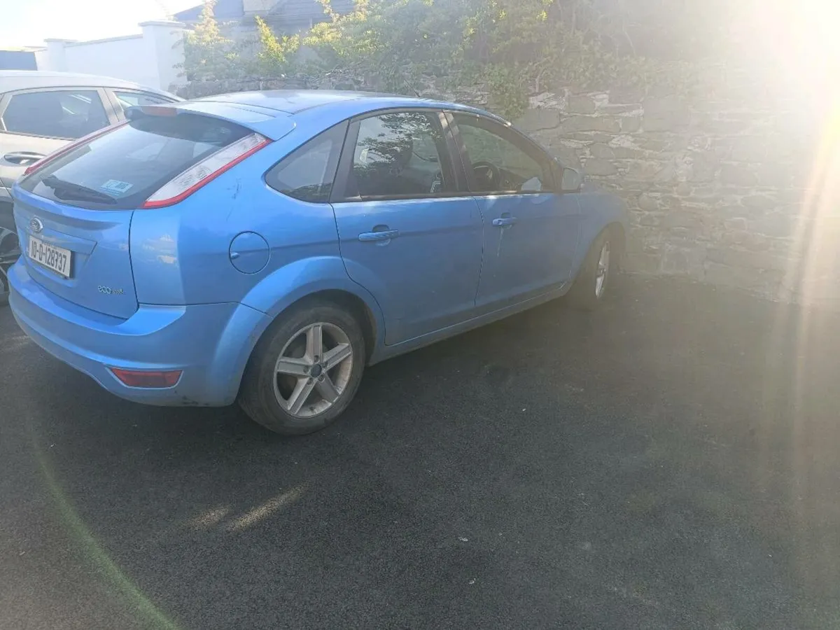 2010 ford focus - Image 2
