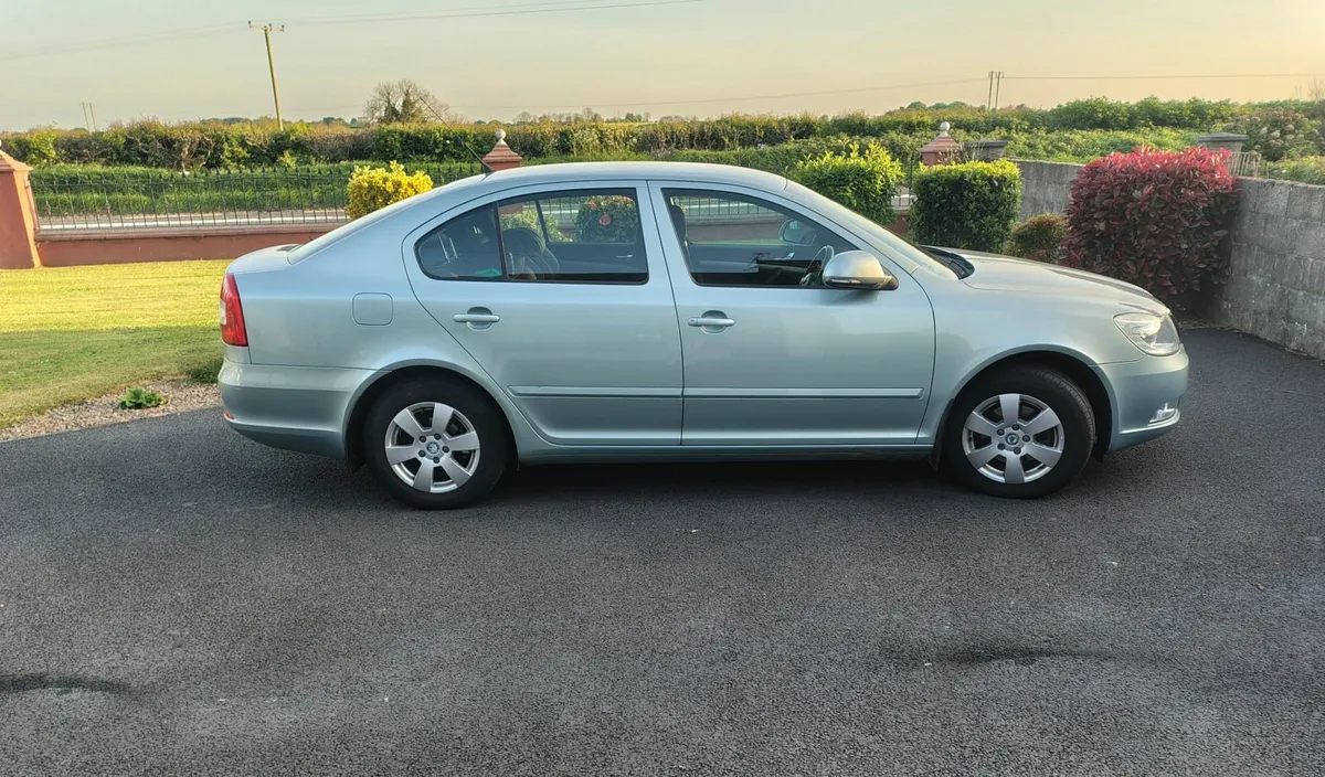 Skoda Octavia 2009 - Image 1
