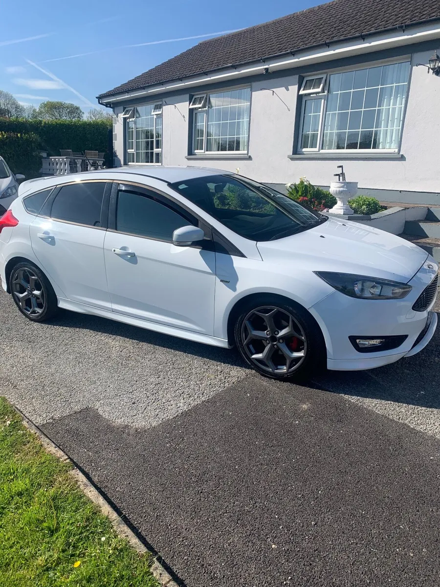 Ford Focus 2017 - Image 1
