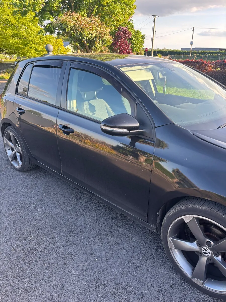 Volkswagen Golf 2011 - Image 2