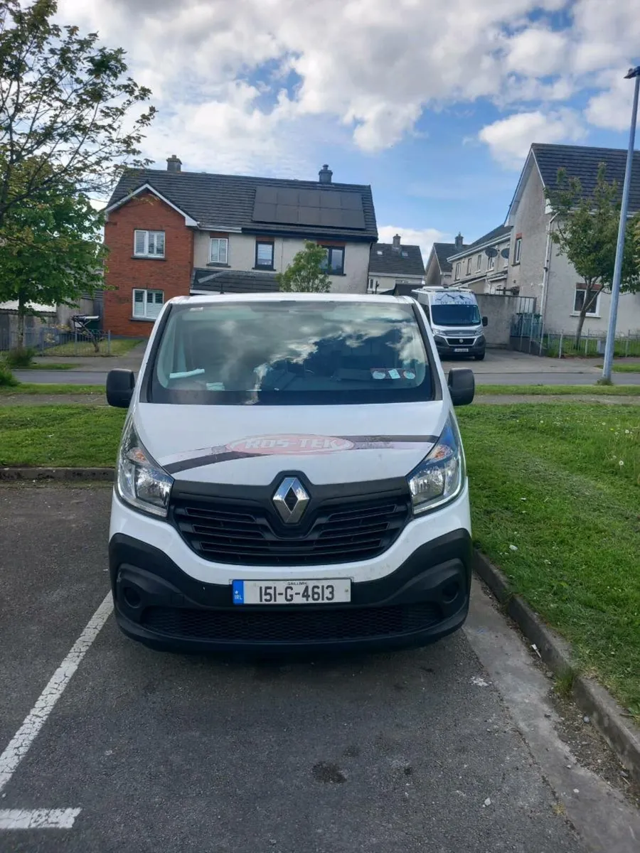 2015 RENAULT TRAFIC - Image 2
