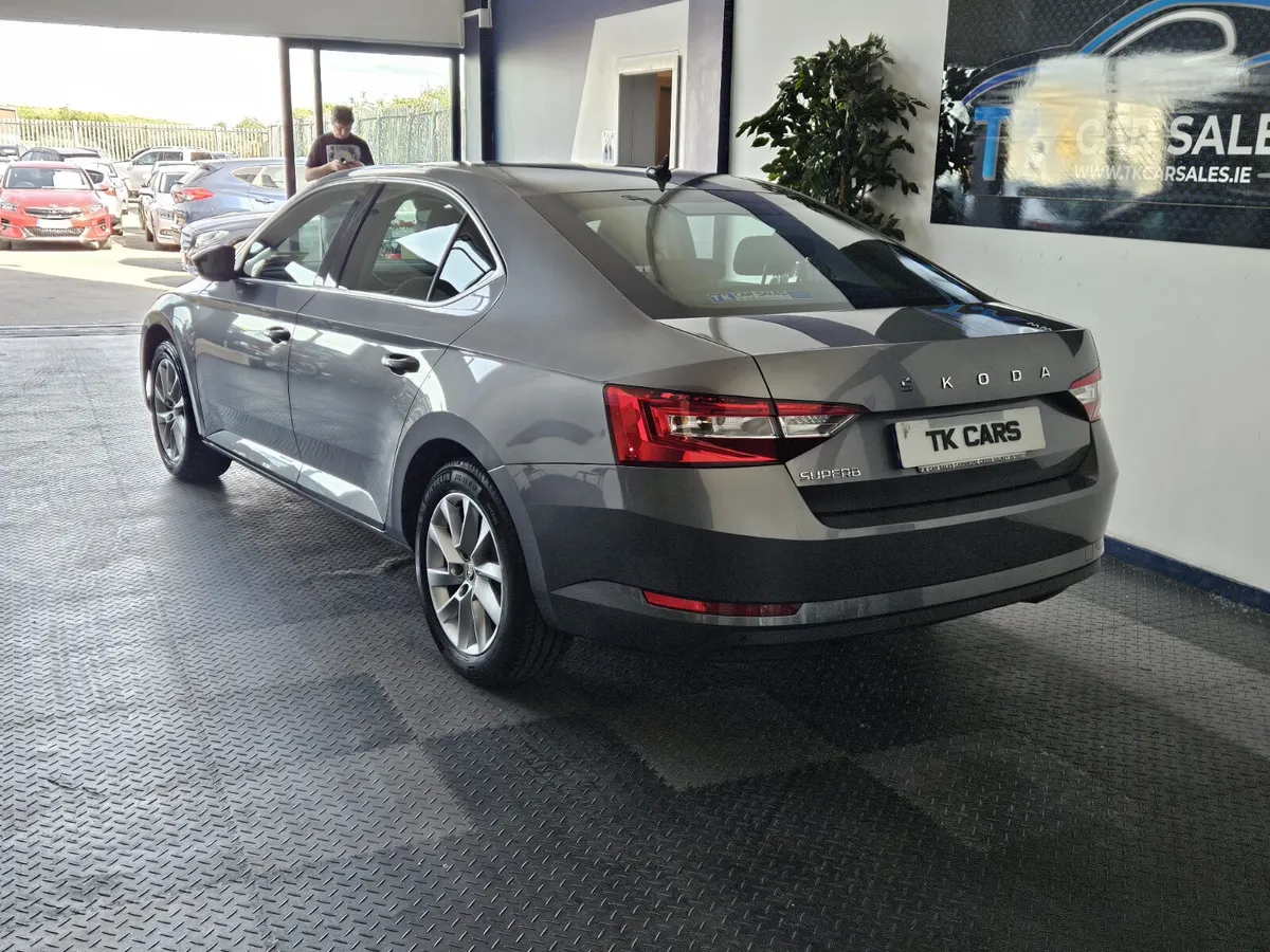 231 SKODA SUPERB  SE TECH 150 BHP - Image 3