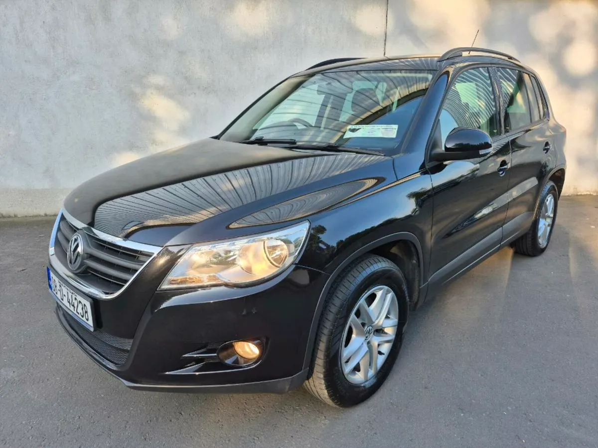VW TIGUAN**LOW MILEAGE**4 WHEEL DRIVE**MINT** - Image 2