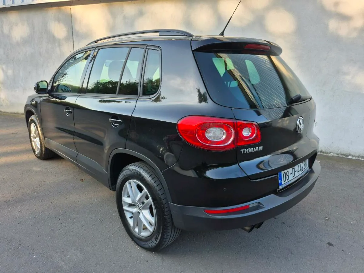 VW TIGUAN**LOW MILEAGE**4 WHEEL DRIVE**MINT** - Image 4