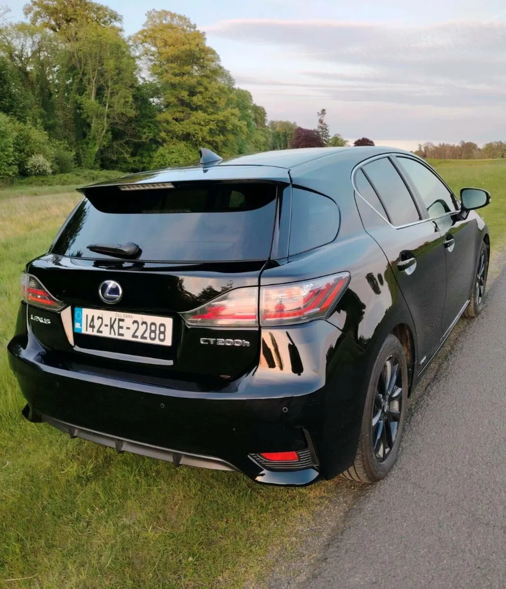 Lexus ct200h - Image 3