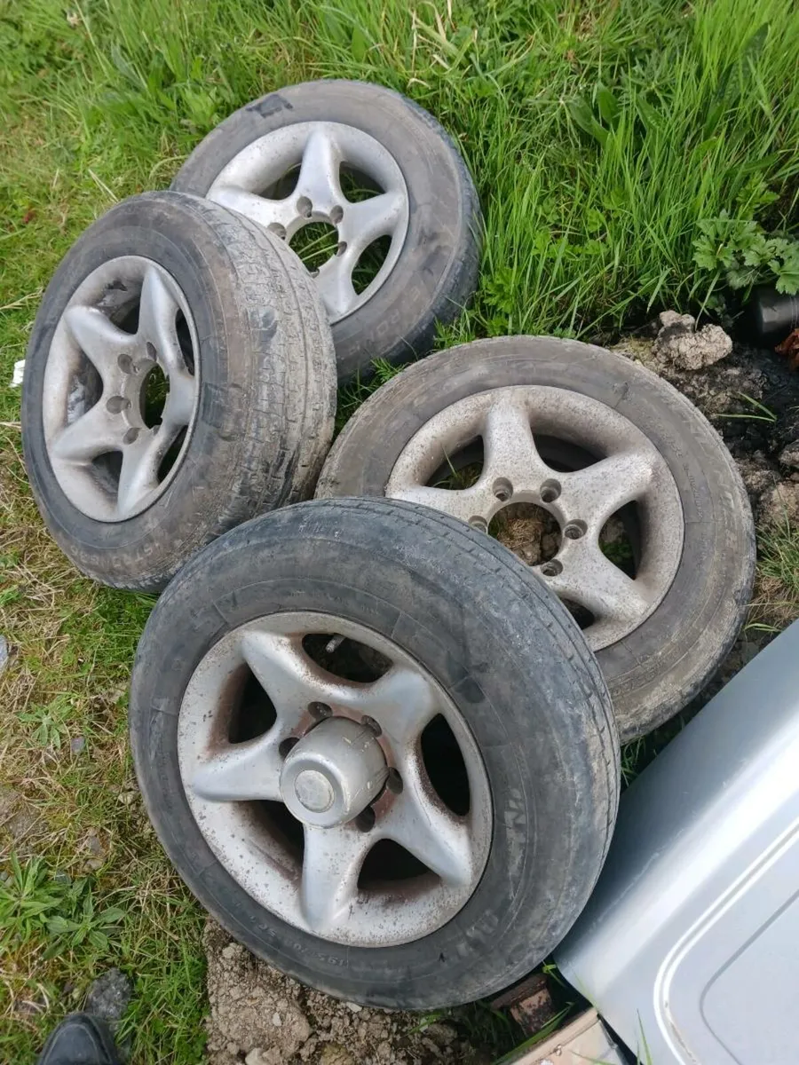 Toyota hiace alloy wheels - Image 2