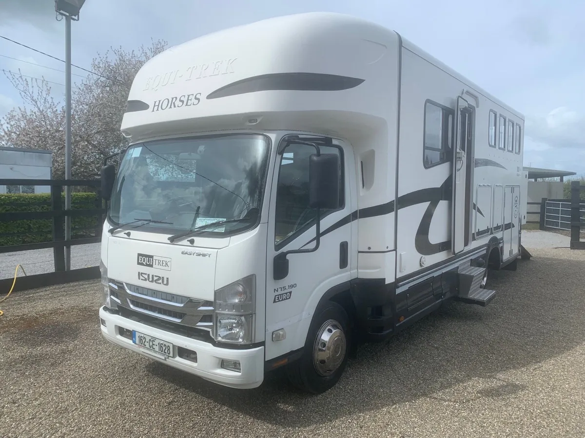 Horse Truck 2016 3 Equa-Trek luxury living - Image 1