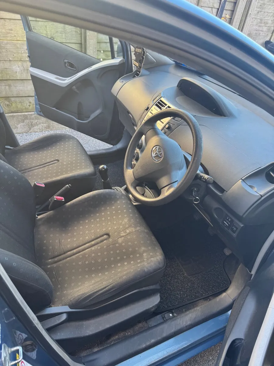 Toyota Yaris 2007 - Image 2