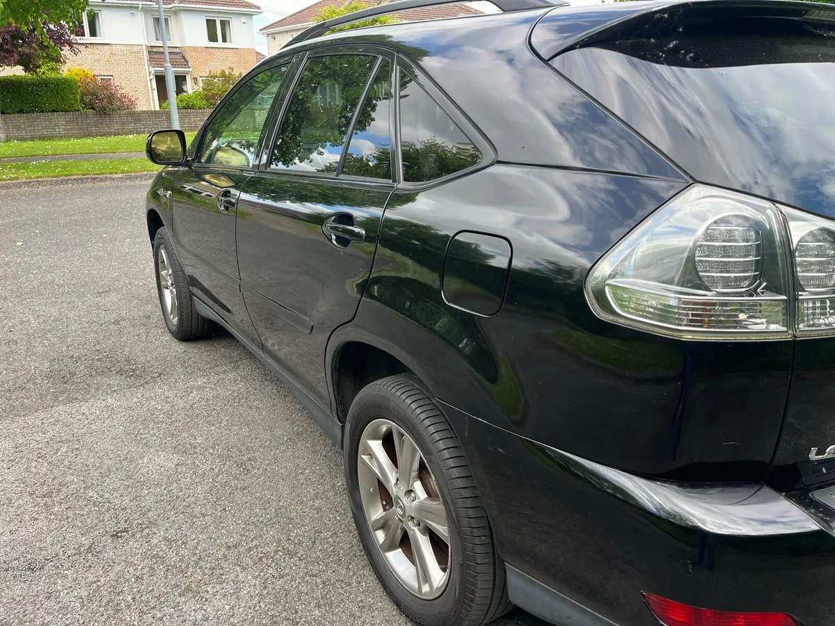 Lexus RX400h - Image 1