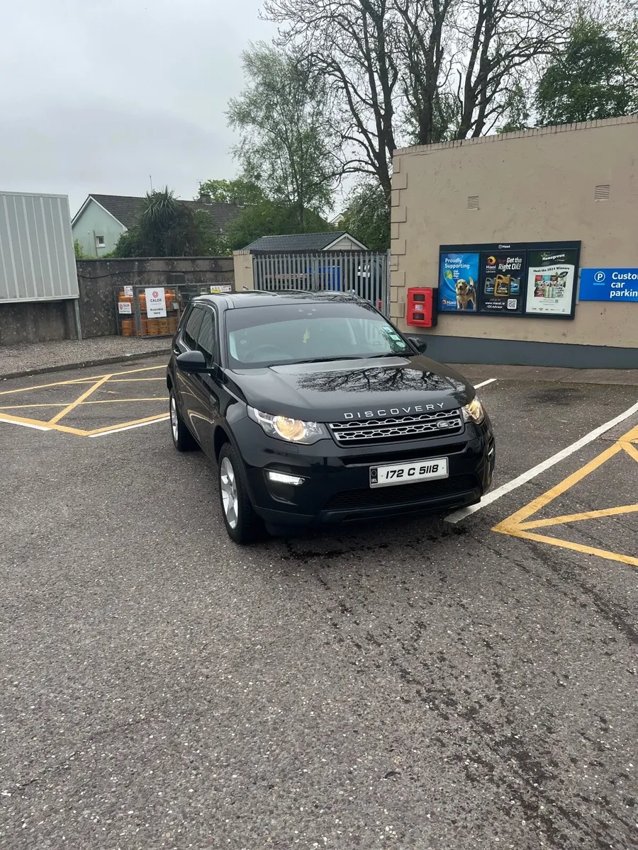 Land Rover Discovery Sport 2017 - Image 2