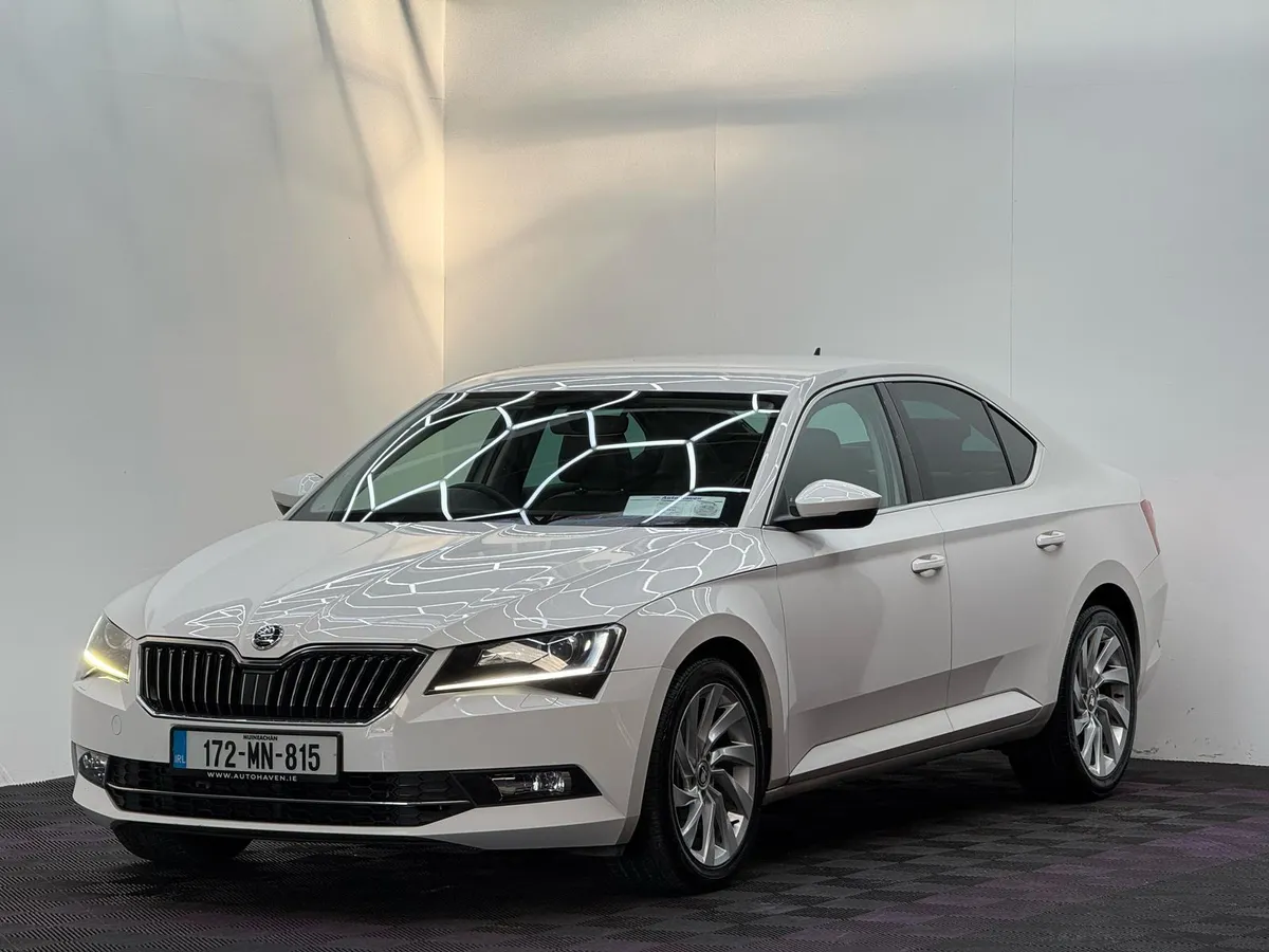2017 Skoda Superb 2.0TDI Style, Automatic - Image 3