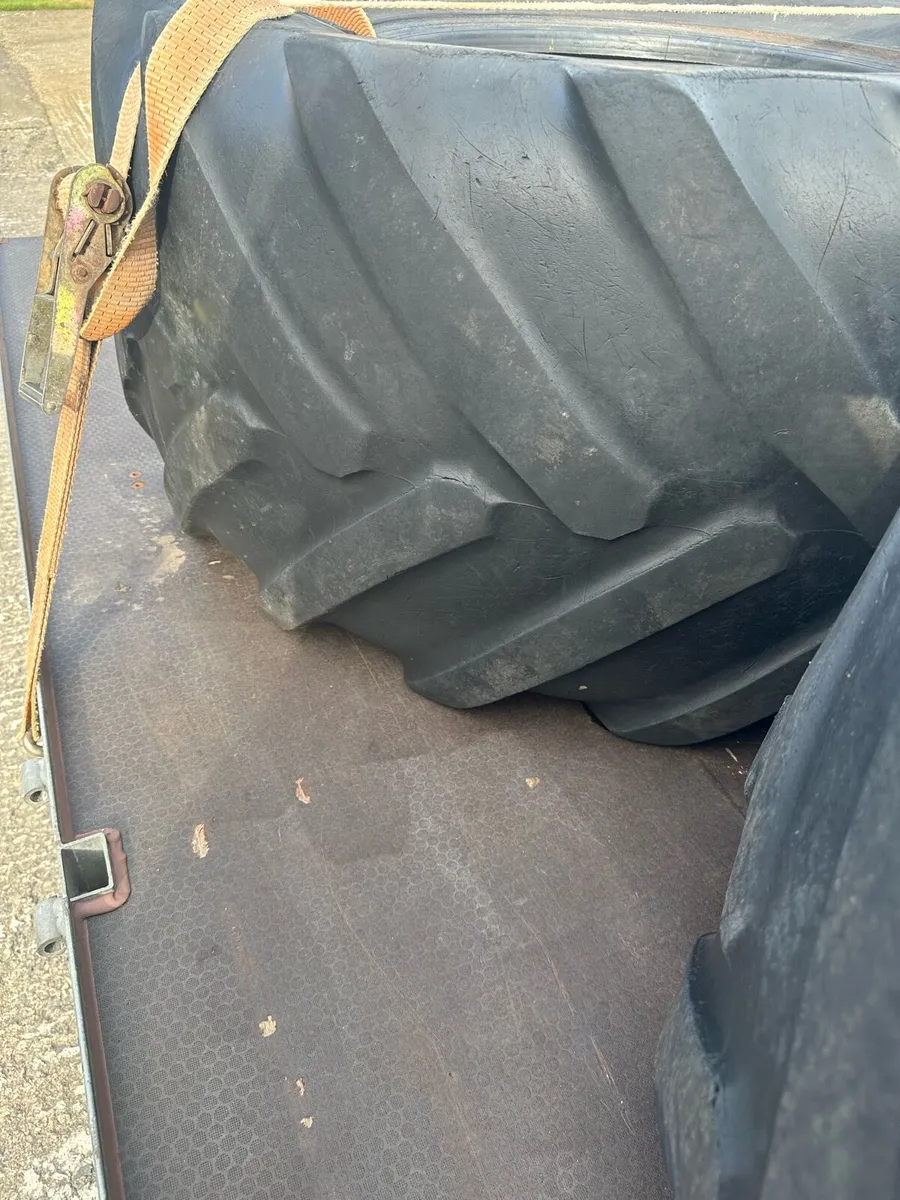 Michelin 600/65R28 - Image 1