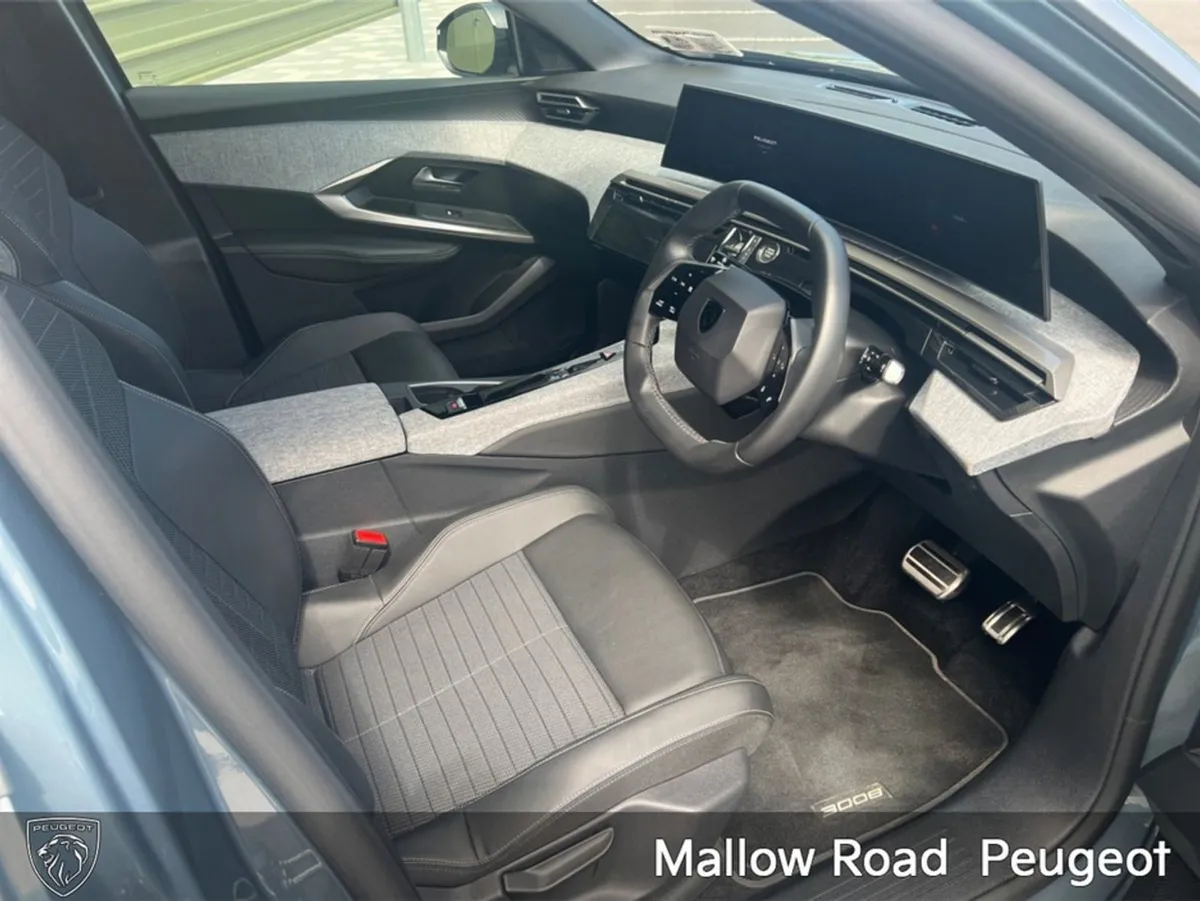 Peugeot 3008 Allure 73kwh 210BHP 4DR - Image 2