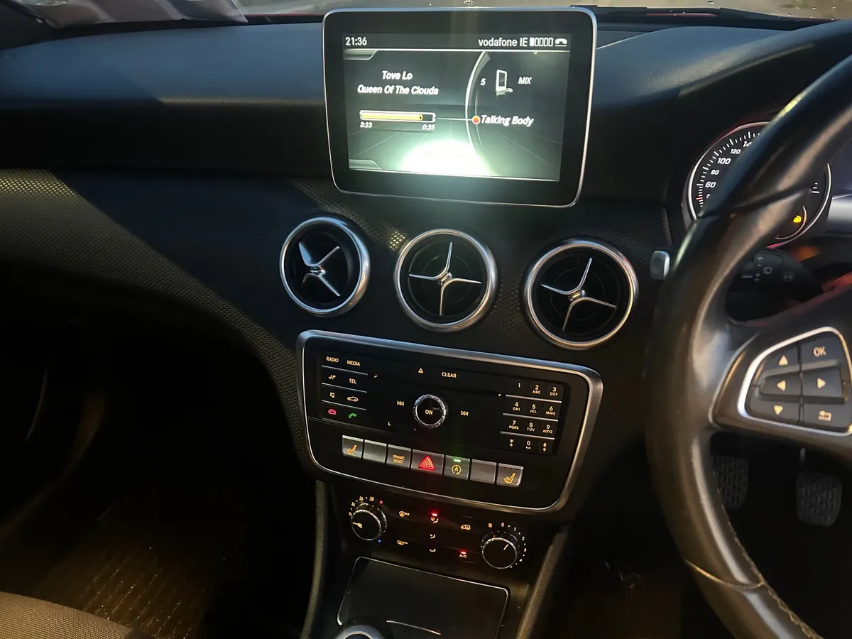 Red 152 Mercedes-Benz A-Class - Image 4