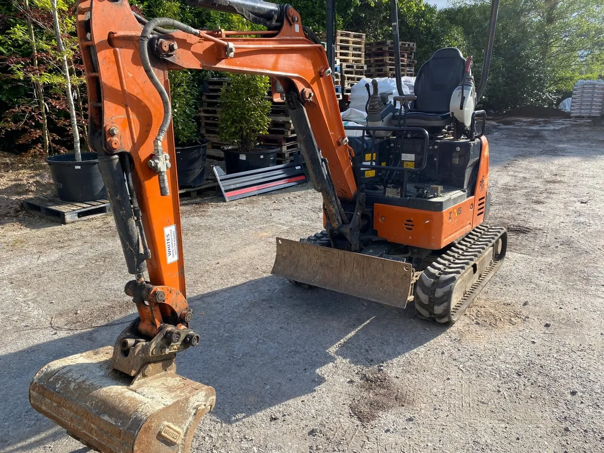 1.5 Ton Mini Digger - Image 2