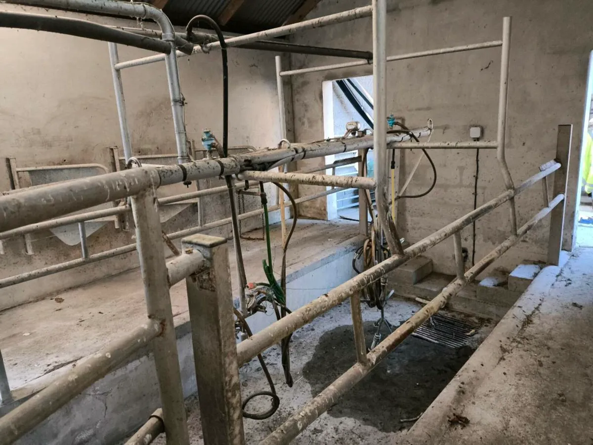 Milking parlour+vacuum pump - Image 2
