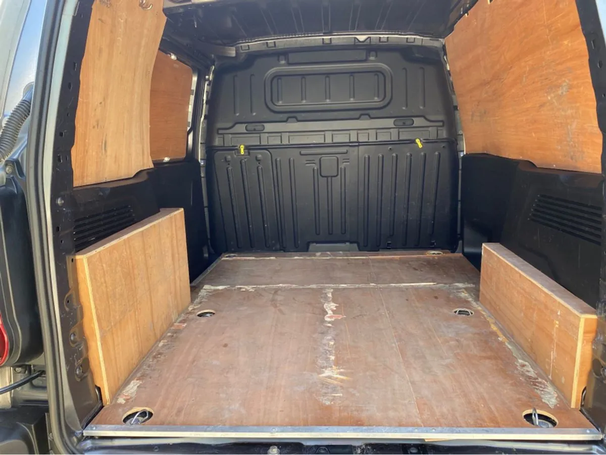 Citroen Berlingo 650 En-prise BHD - Image 4