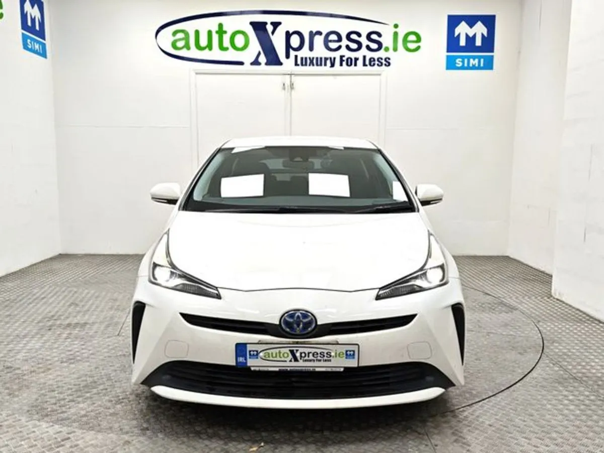 Toyota Prius 1.8 S Hybrid  Automatic  Reversing C - Image 3