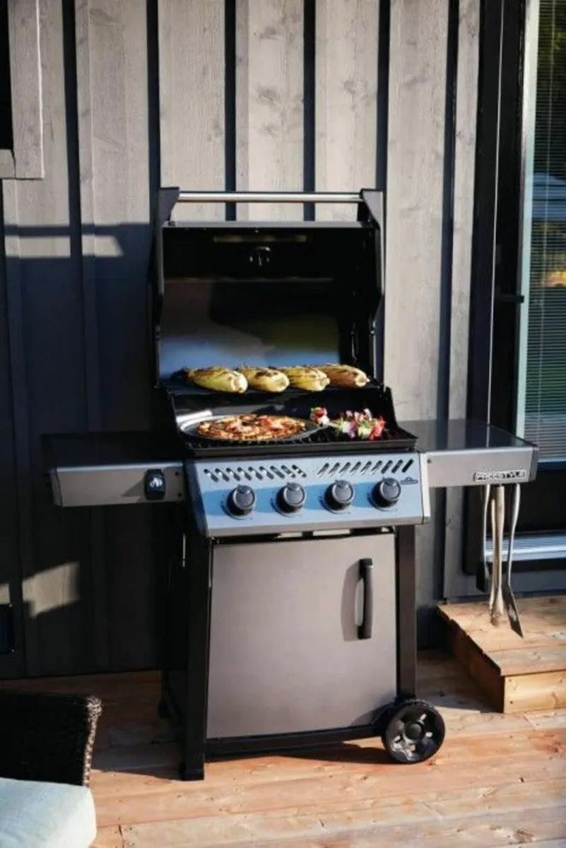 BBQ Napoleon Freestyle 425 Gas Grill - Image 2