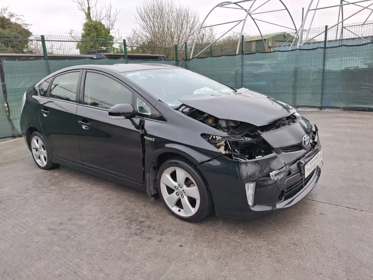 2014 Toyota Prius Hybrid 1.8L Automatic - Image 3