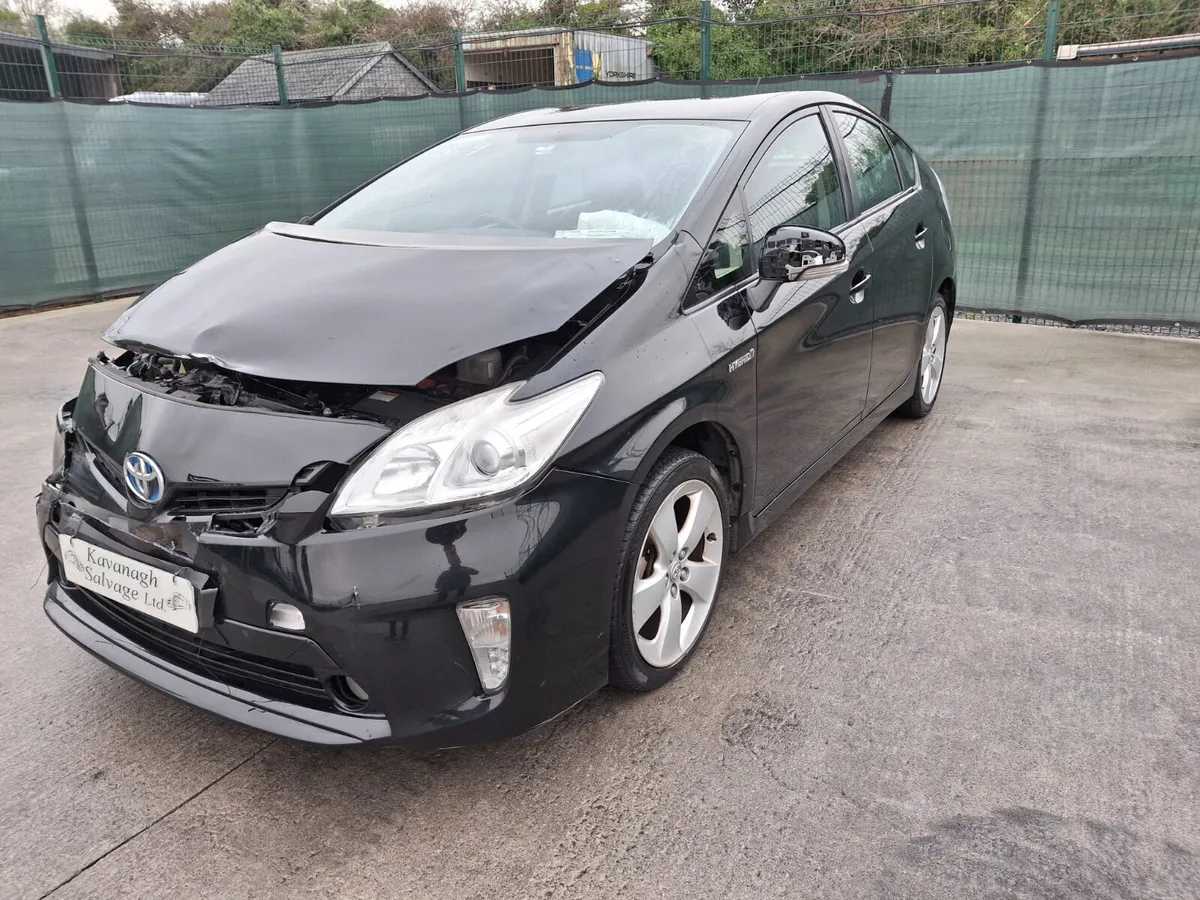 2014 Toyota Prius Hybrid 1.8L Automatic - Image 2