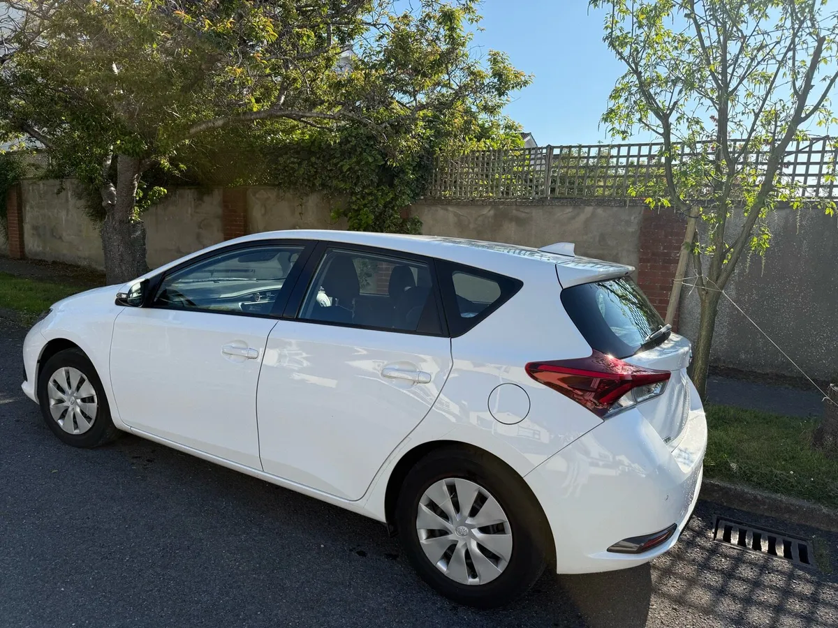 Toyota Auris - Image 4