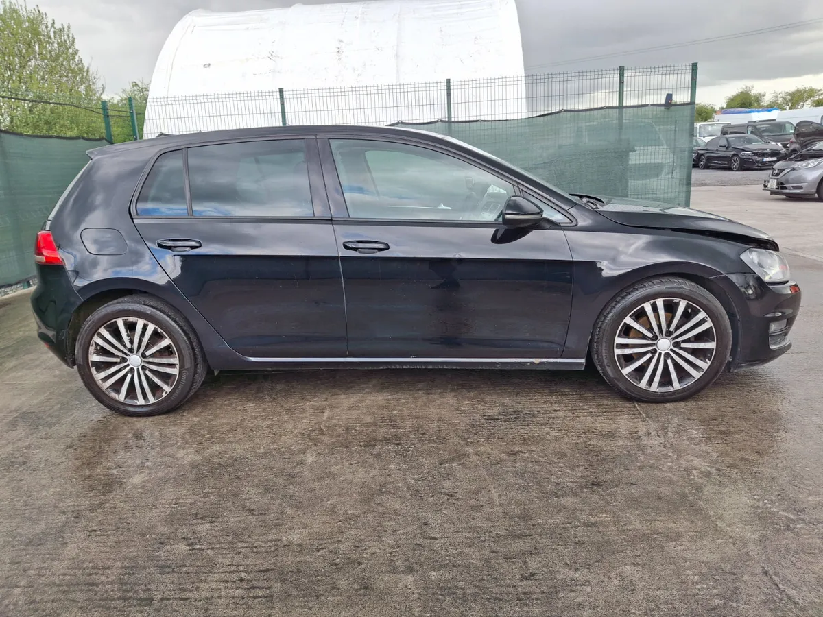 2014 Volkswagen Golf  Highline  1.6 TDI - Image 2