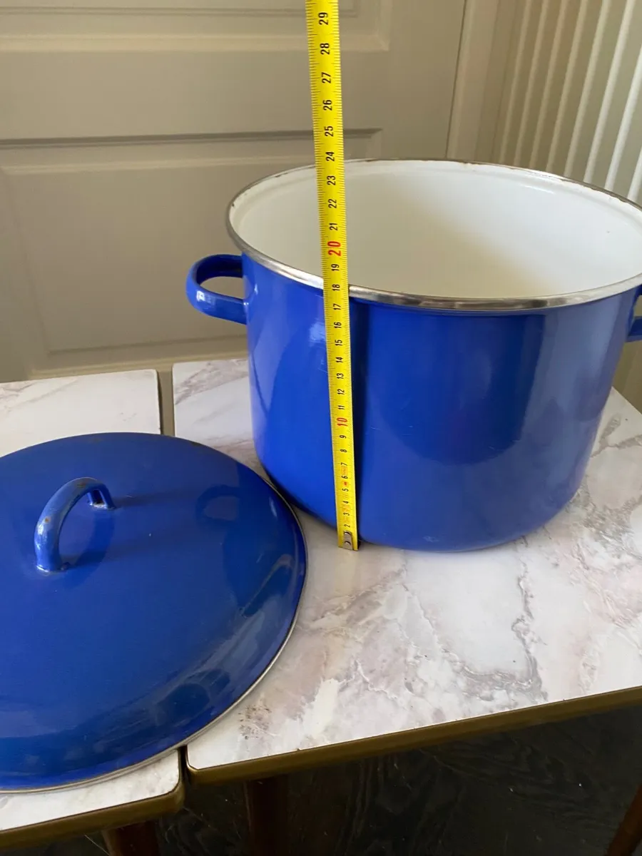 Pot - large blue enamel pot with lid - Image 4
