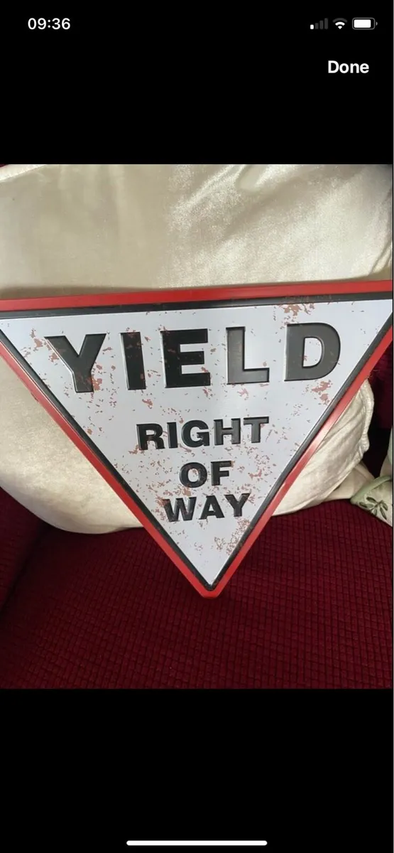 Metal ‘Yield Right of Way ‘ Sign - Image 1