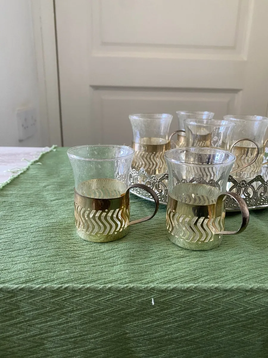 Glasses in ‘silver’ holders fmint tea or coffees - Image 2