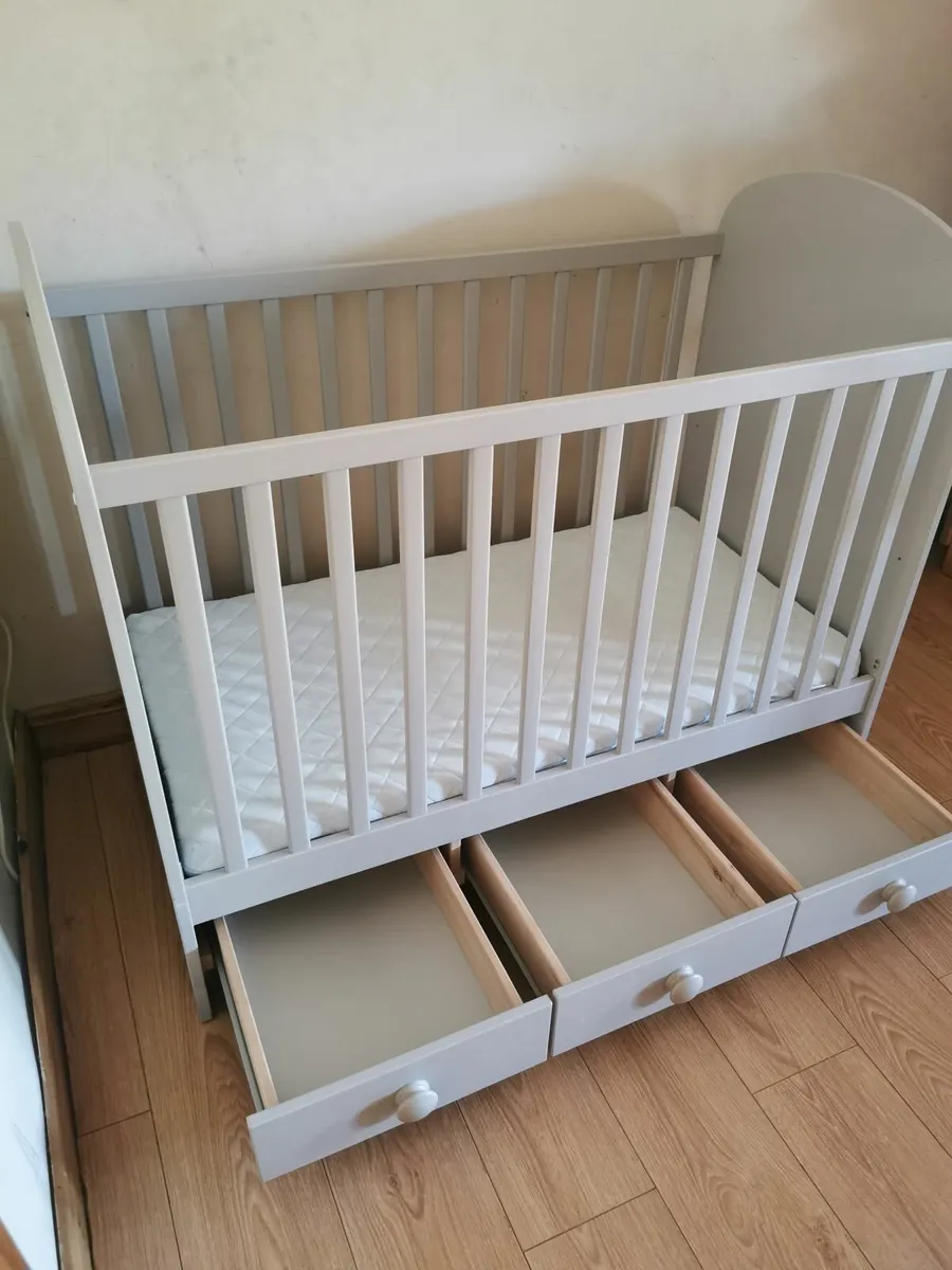 Quality Cot with drawers+Luxury Mattress - Image 3