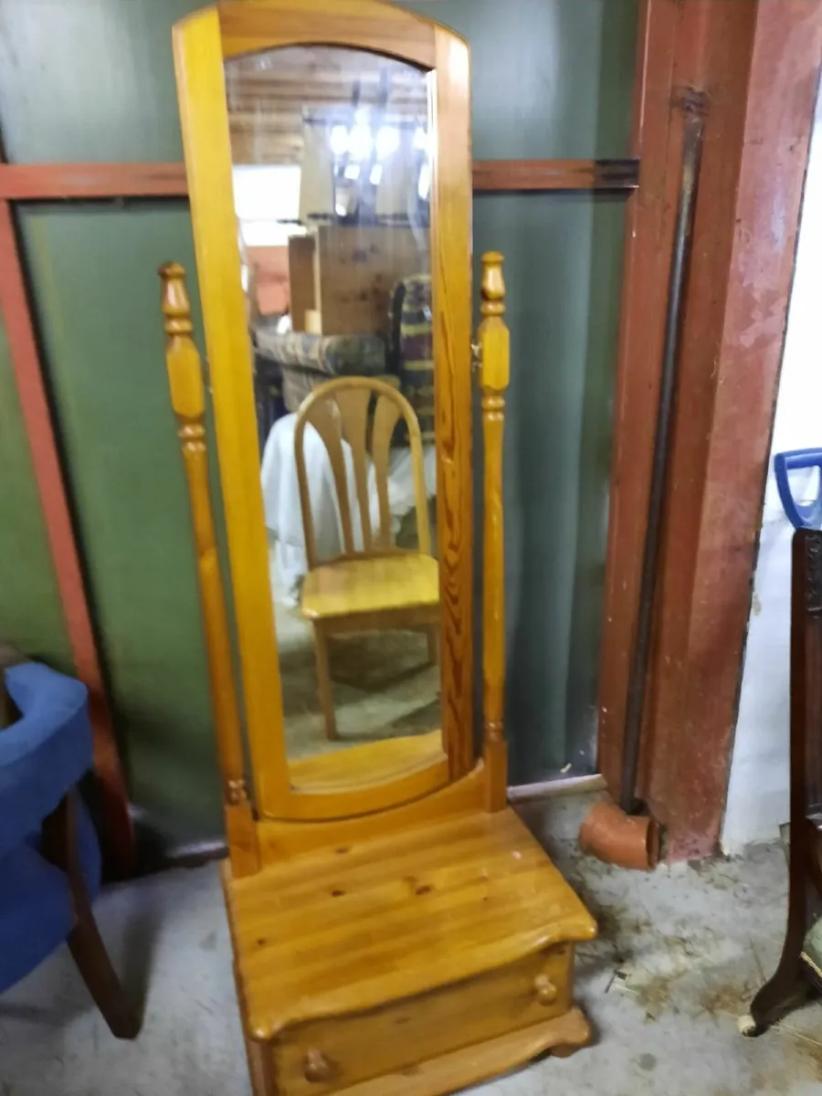 Cheval mirror - Image 1