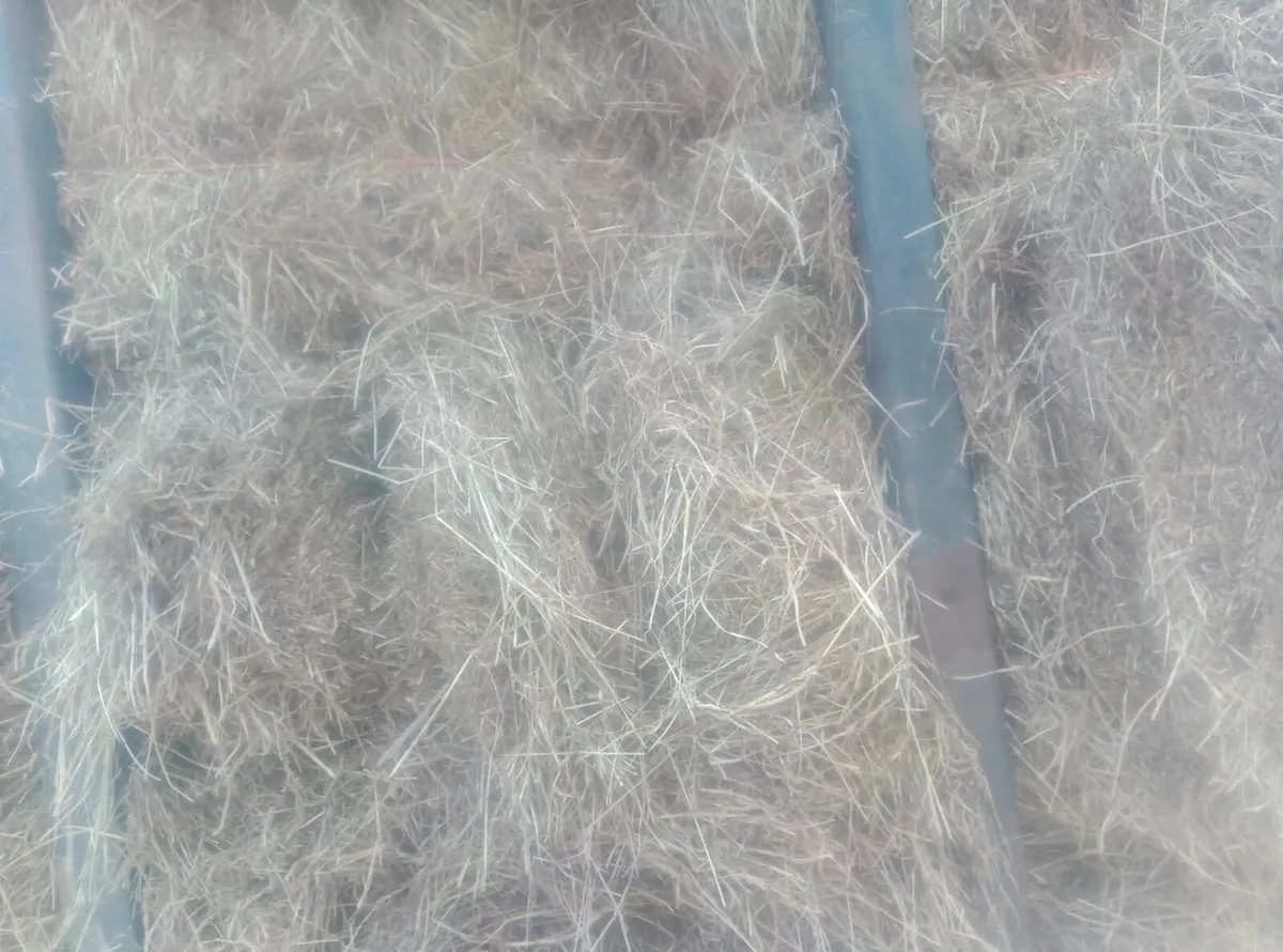 Small square bales of good quality hay - Image 3