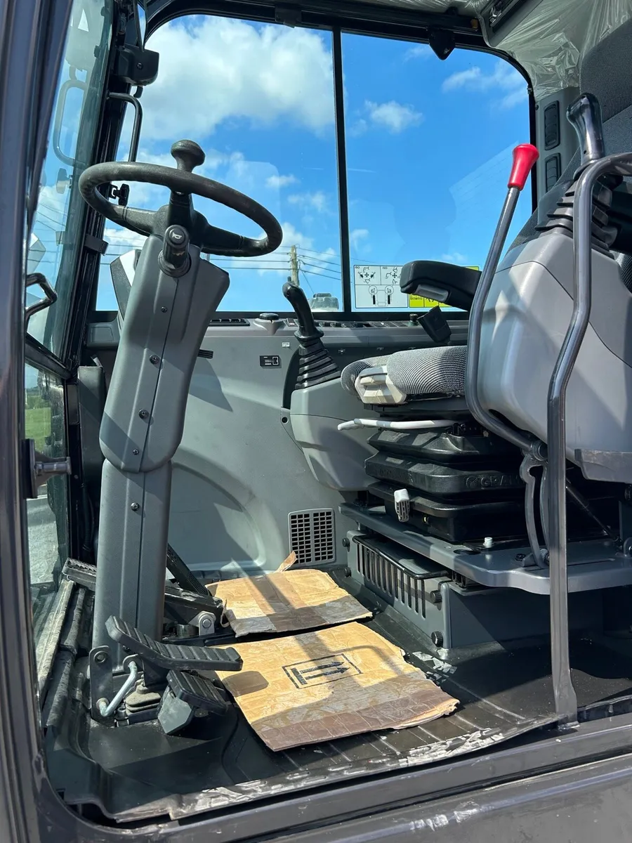 Bobcat E55W Rubber Duck **Only 300hrs** - Image 4