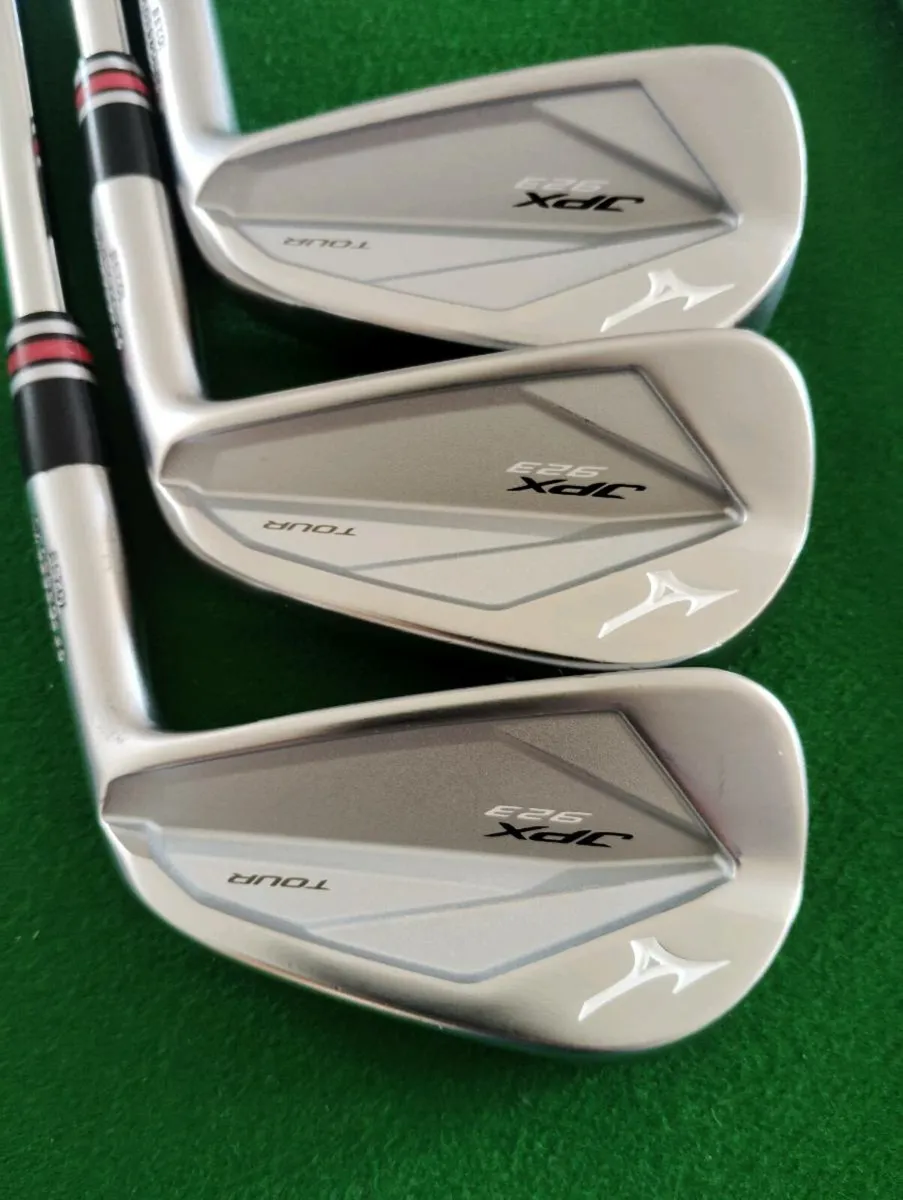 Mizuno jpx923 tour irons 4-PW - Image 1